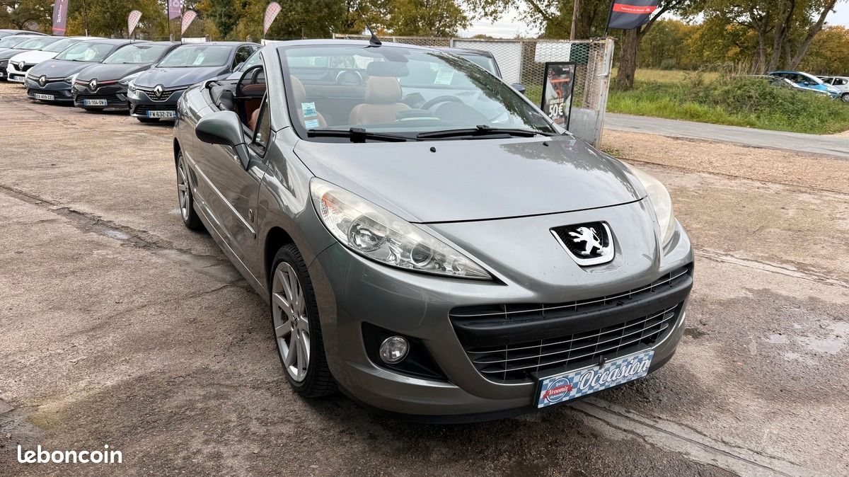 Peugeot 207 CC 1.6 120 Chx ROLAND GARROS GPS cuir 11/2011 revisé garantie (image 4)