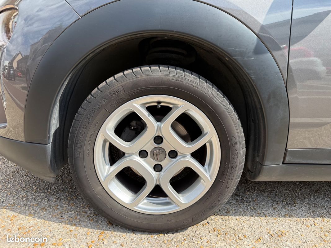 Citroen c4 cactus 1.2 puretech 110ch feel business toit panoramique courroie changee (image 14)