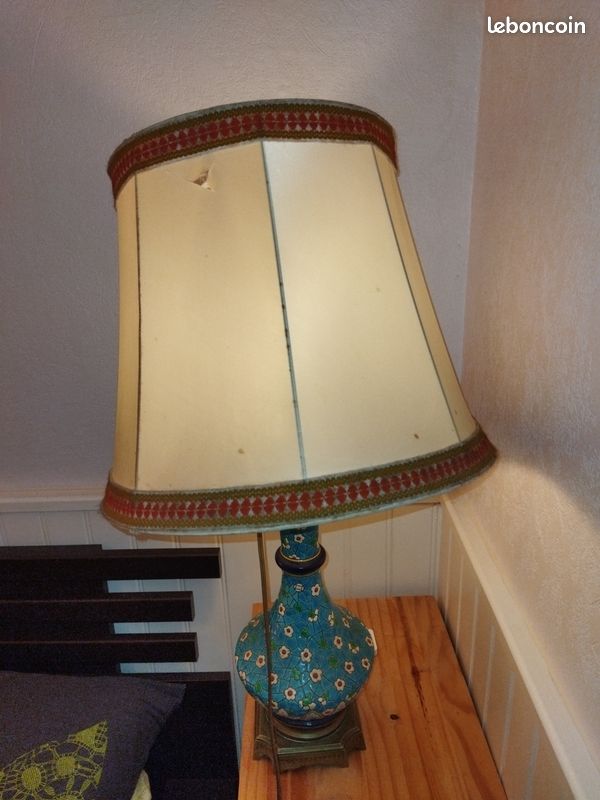Lampe en émaux bleue fleurs (image 4)