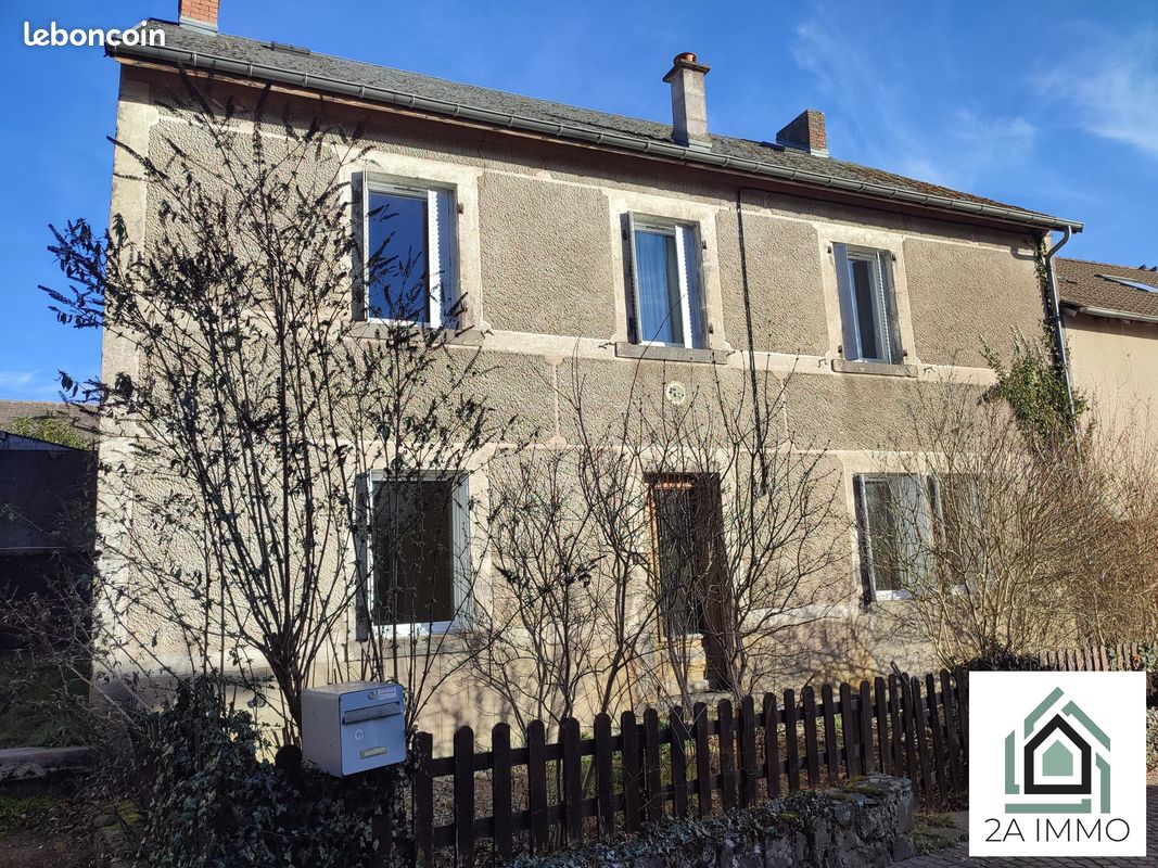 Maison 7 pièces 164 m² · à Les Ancizes-Comps · 164 m² · 80 000 €