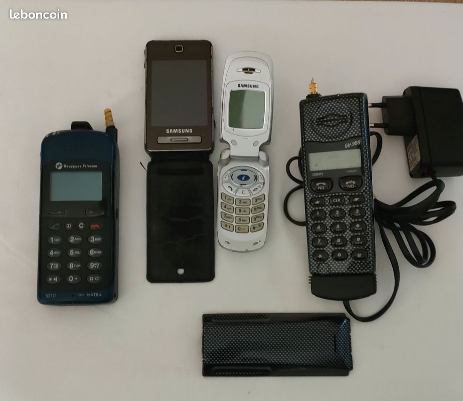 Lot De 58 Téléphones Portables – Du Vintage Au Moderne – Avec Câbles Et Coques