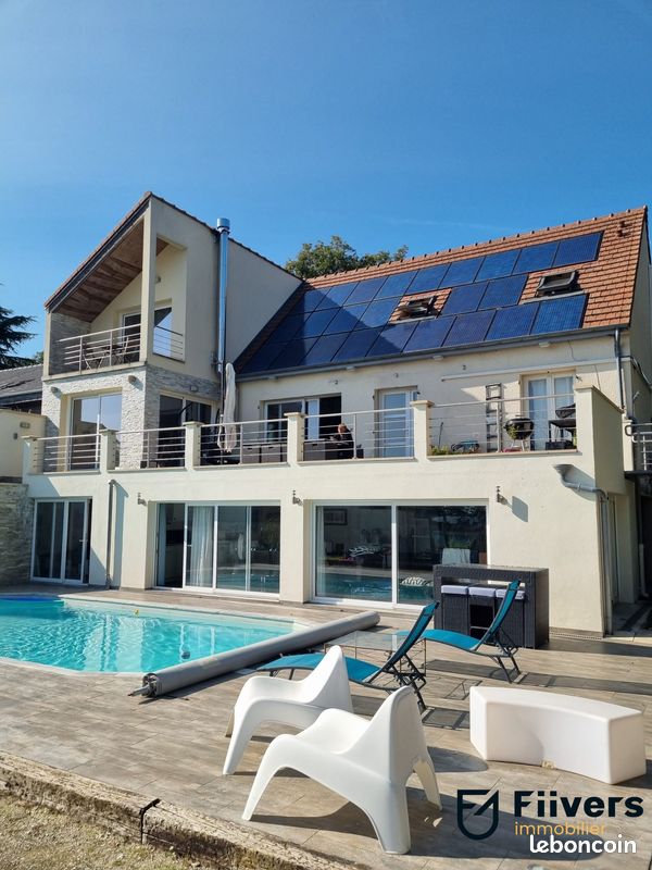 Maison 8 pièces 239 m² · à Linas · 239 m² · 739 000 €