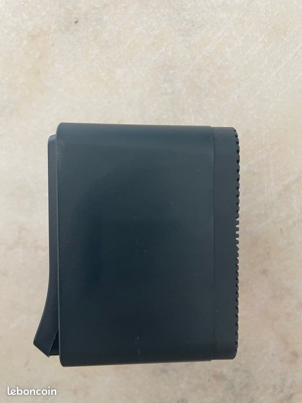 Prise en saillie Schneider électrique noire – TZ-2022 W04-4 MUR 36630 – IP55 (image 4)