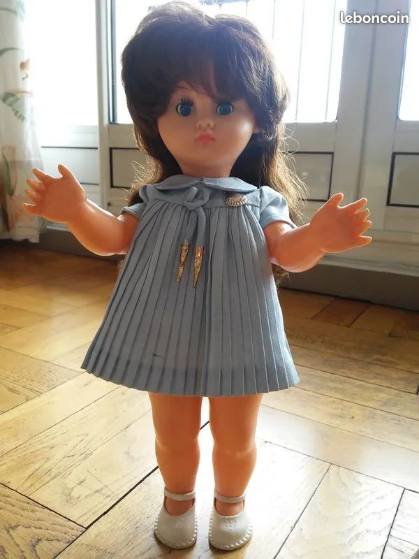 Poupée Bella Années 60/70 - Jeux & Jouets