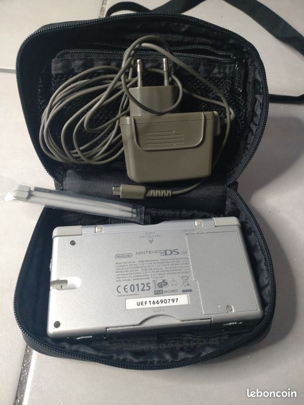Nintendo DS lite (image 2)