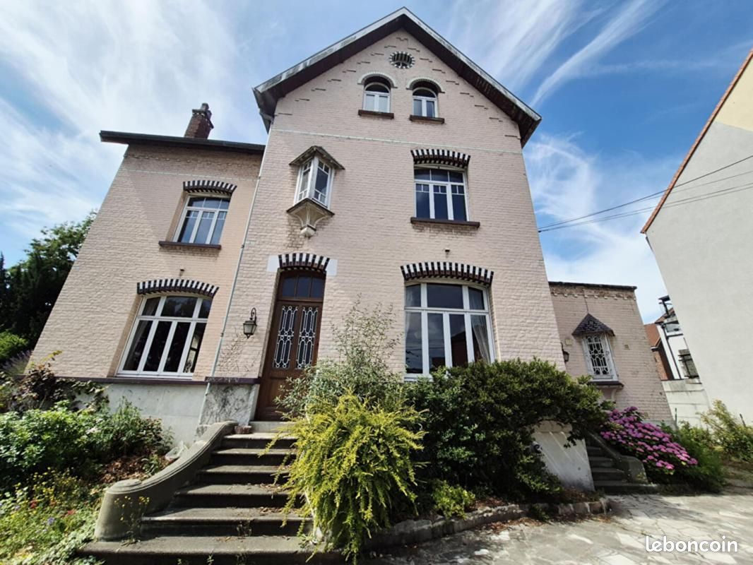Maison 12 pièces 288 m² · à Aire-sur-la-Lys · 288 m² · 322 000 €