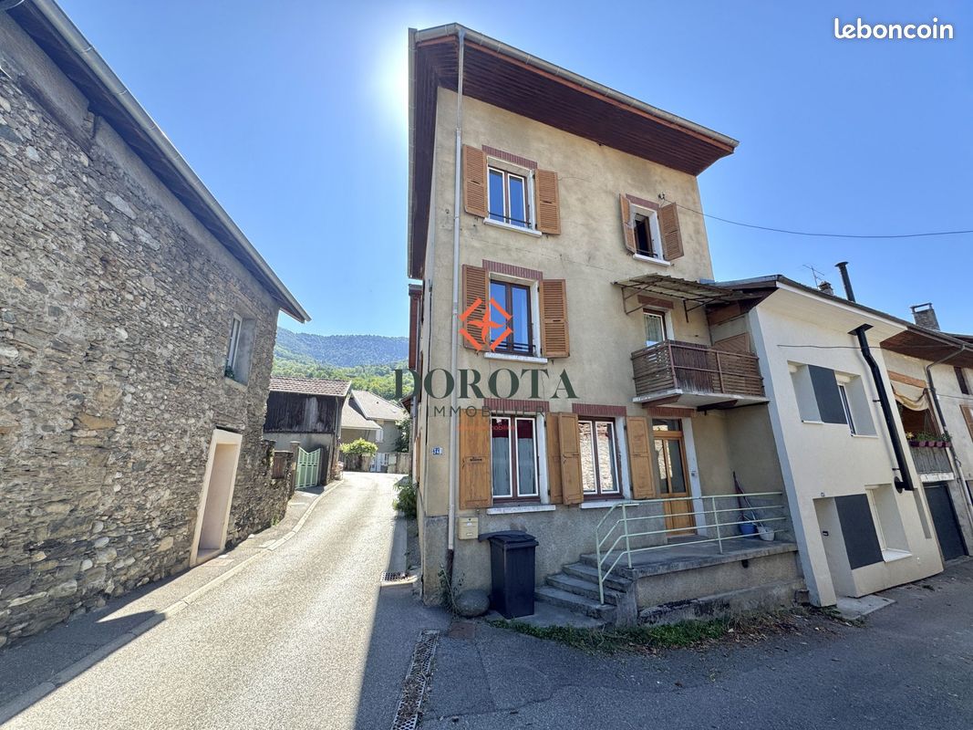 Maison 5 pièces 121 m² · à Pontcharra · 121 m² · 160 000 €