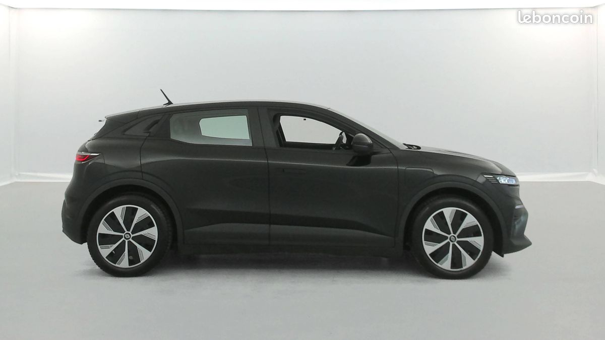 RENAULT Megane E-Tech EV60 130ch optimum charge Evolution ER (image 6)