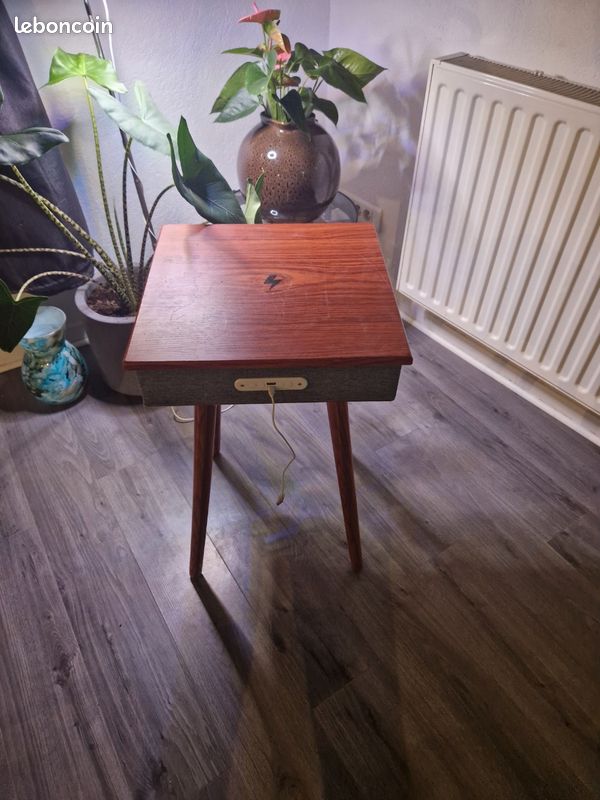 Table d'appoint enceinte (image 1)