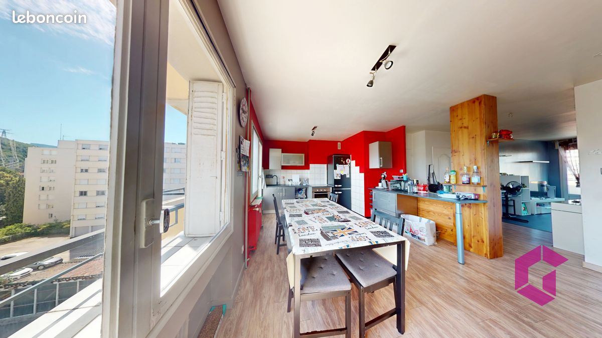 Appartement 3 pièces 77 m² · à Saint-Étienne · 77 m² · 79 000 €
