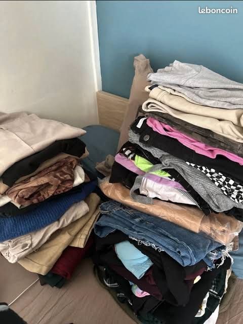 Lot vêtements femme remise en main propre Vêtements