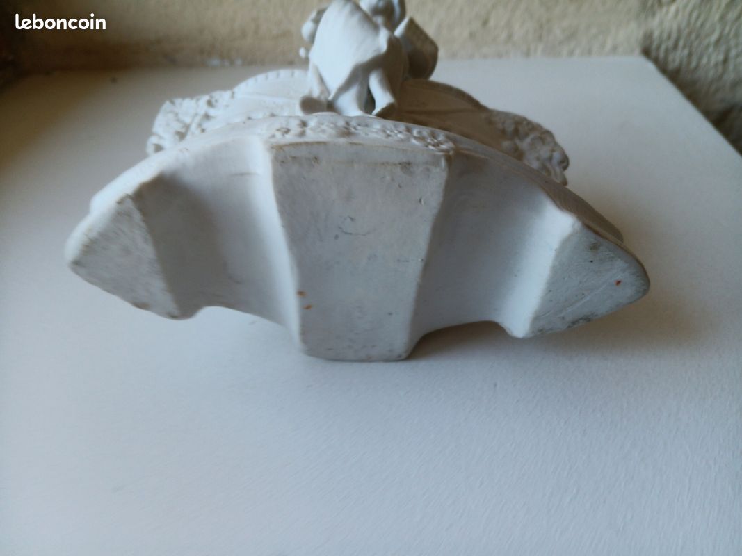 Bouquetière/ sculpture pot en biscuit (image 9)