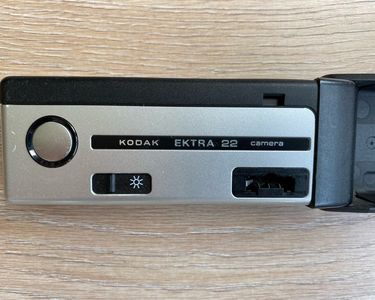 Appareil Photo Ancien Kodak Ektra 22 - Compact, Bon état, Vendu Avec Sa Boîte D'origine, Pièce De Collection !