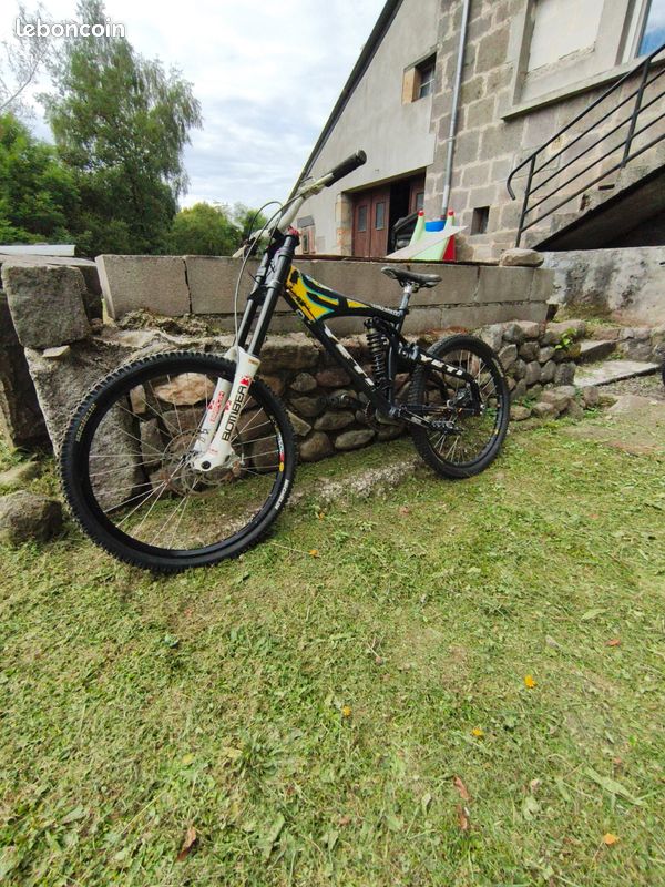 Yeti dh 9 (image 1)