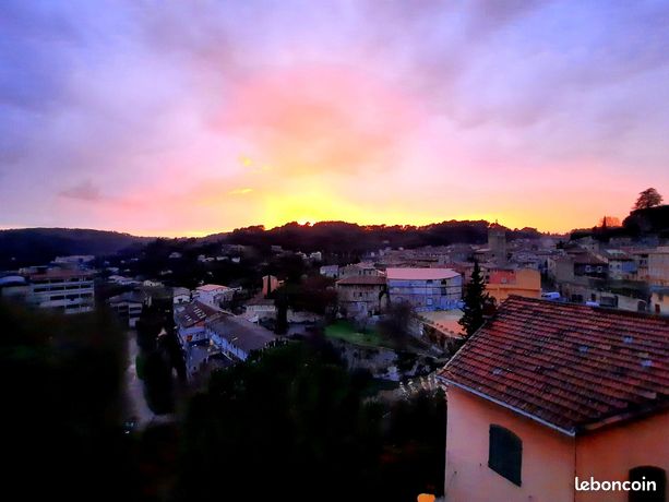 Loft - Atelier & Appartement de 165 m² avec vue panoramique, au cœur de Barjols