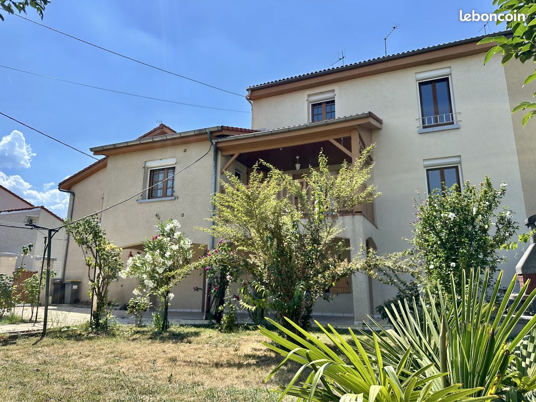 Maison 5 pièces 119 m² · à Clermont-Ferrand · 119 m² · 220 000 €