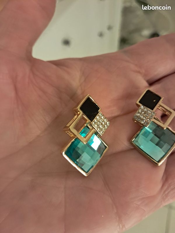 Boucles d'oreilles losanges cristal swarovski (image 2)