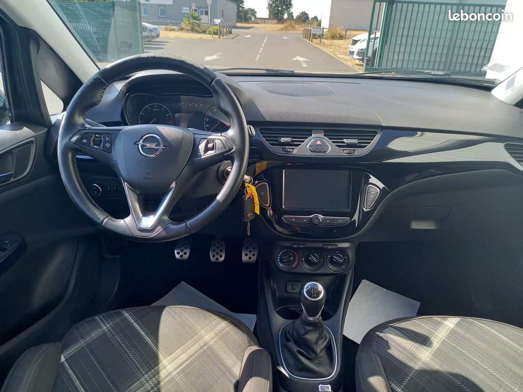 Opel corsa 1.4 l 90 ch black edition (image 5)