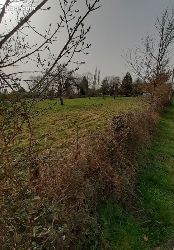 Terrain 880 m² · à Bosmie-l'Aiguille · 880 m² · 47 040 €