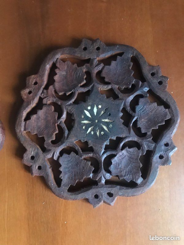 2 dessous de plats en bois sculpté (image 3)
