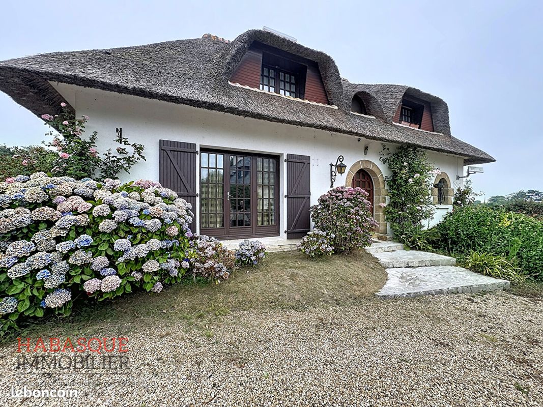 Maison 8 pièces 148 m² · à Goulven · 148 m² · 221 000 €