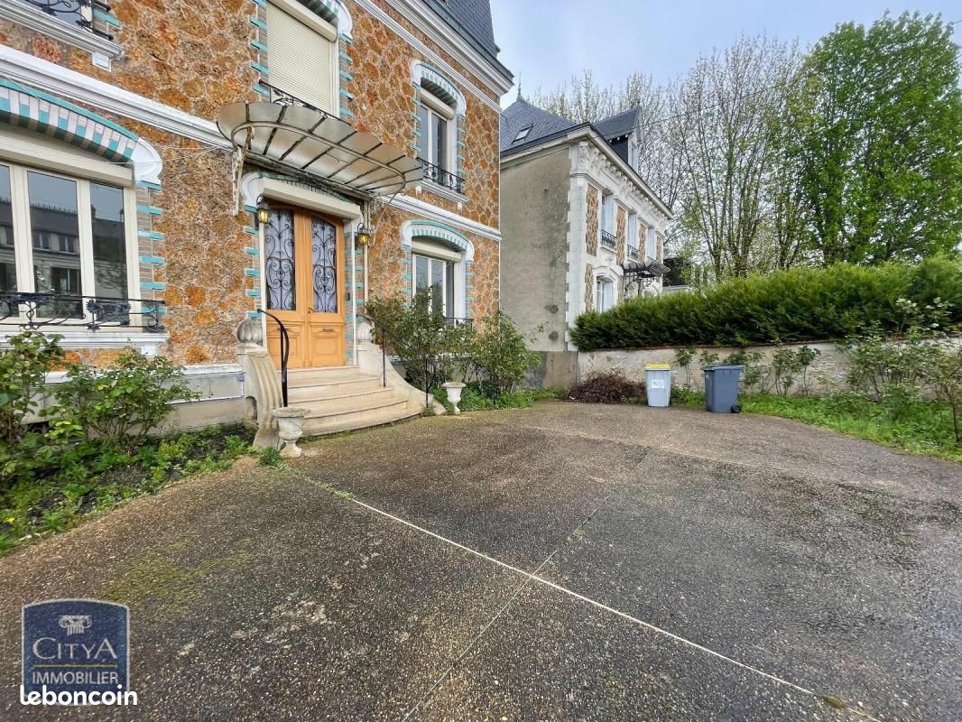 Maison 8 pièces 212 m² · à Château-Thierry · 212 m² · 1 500 €