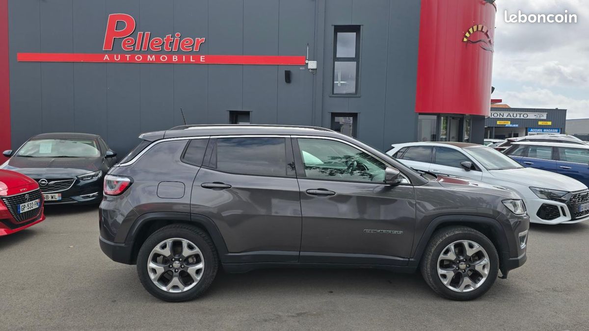 Jeep Compass Limited FWD (image 10)