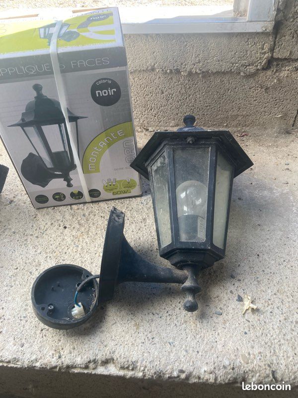 Lampes extérieures (image 1)