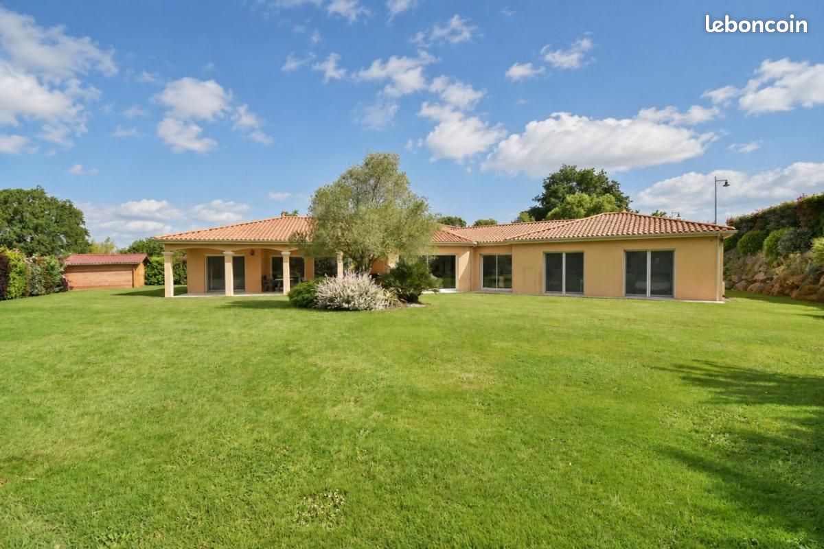 Maison 8 pièces 210 m² · à Cholet · 210 m² · 592 800 €