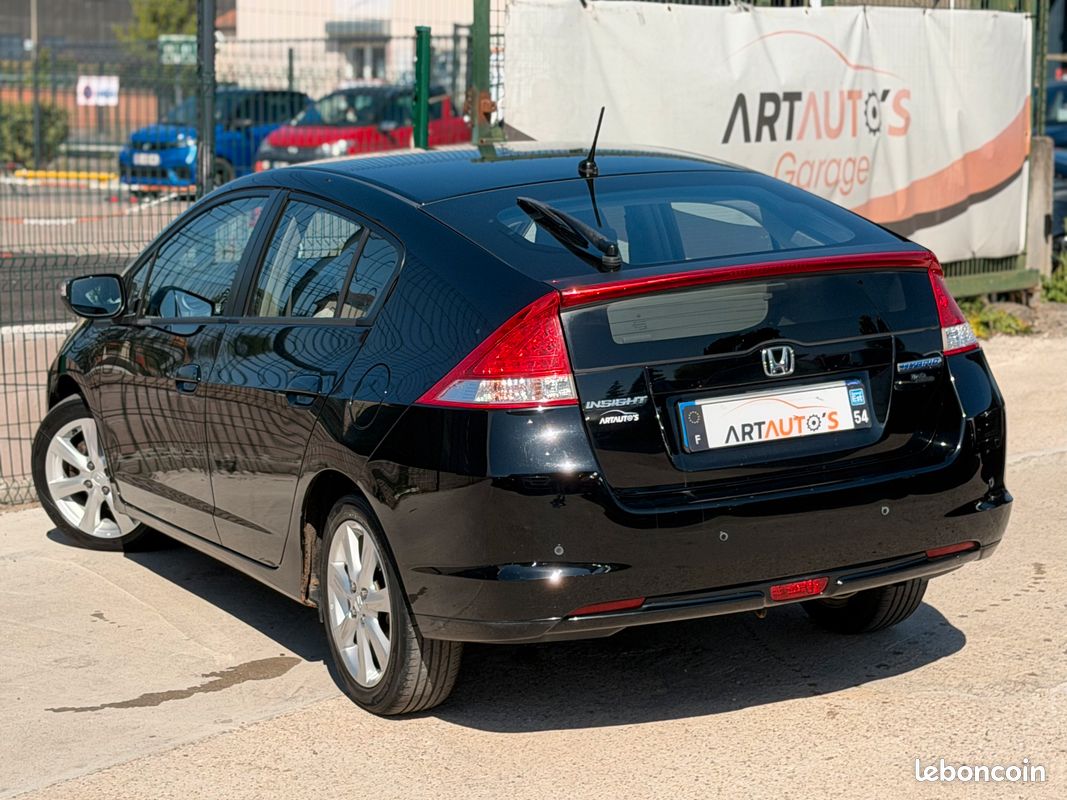 HONDA INSIGHT 1.3 I-Vtec HYBRIDE 102 CH / Edition Elegance / CLIM AUTO / Feux Xenon / Boute auto / JANTES Alu / Sièges Chauffants / PREMIERE MAIN CARNET COMPLET HONDA (image 2)