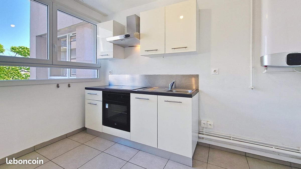 Appartement 2 pièces 45 m² · à Bron · 45 m² · 122 000 €