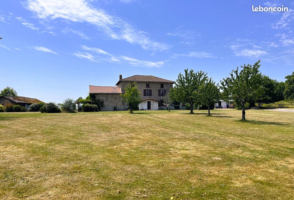 Maison 10 pièces 280 m² · à Saint-Bazile · 280 m² · 499 000 €