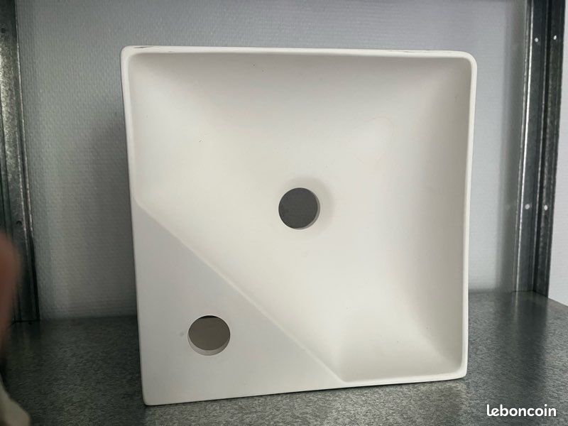 Lave-mains vasque d’angle 30x30 FANCY résine blanc marque Cosmic (image 1)