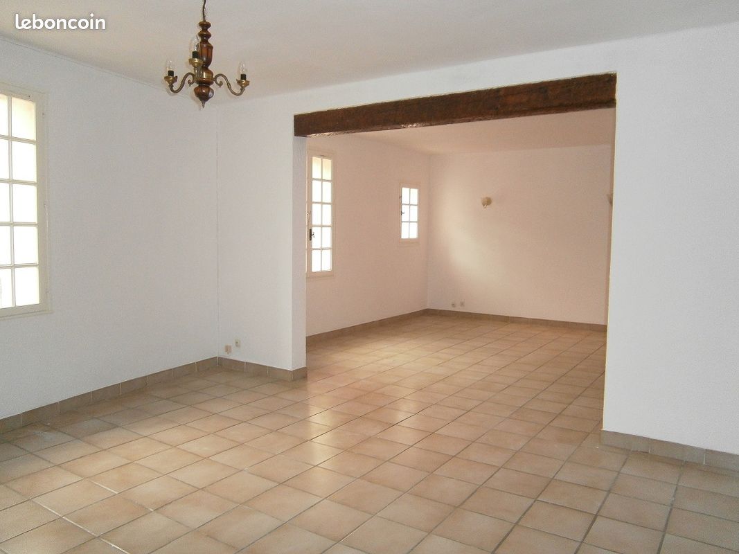 Maison 6 pièces 128 m² · à Caromb · 128 m² · 195 000 €
