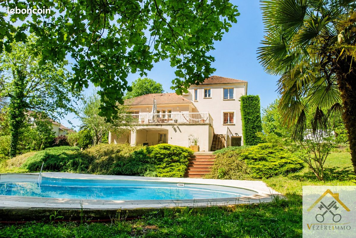 Maison 6 pièces 190 m² · à Saint-Viance · 190 m² · 473 000 €