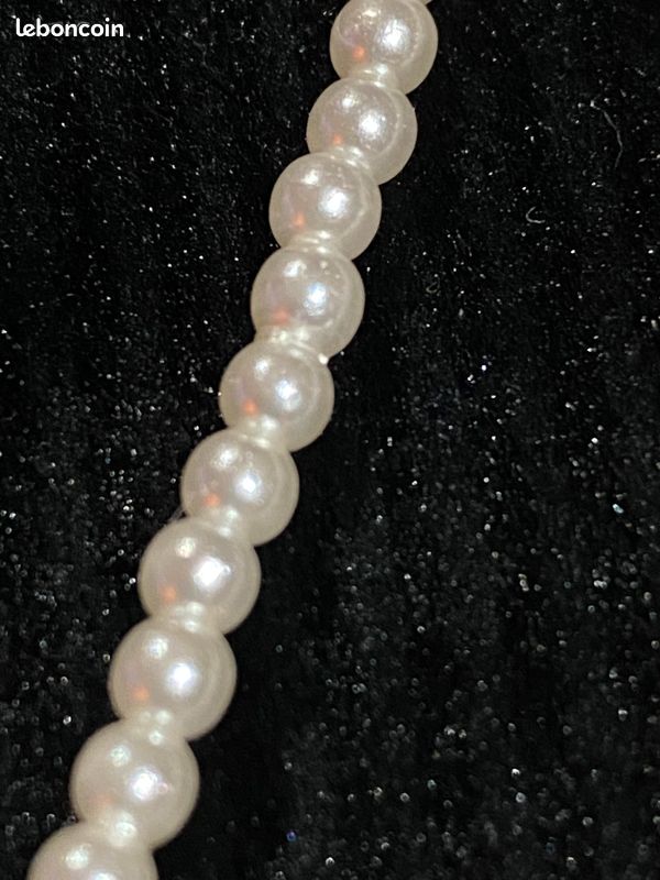 Collier Fantaisie Argenté à 3 Rangs, Avec Perles Blanches Et Argentées - Occasion