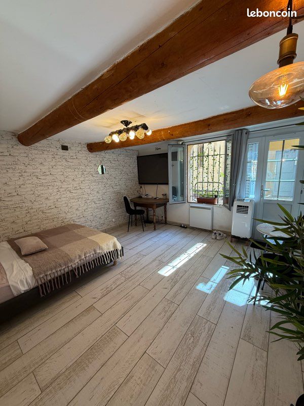 Appartement 2 pièces 45 m² · à Aix-en-Provence · 45 m² · 890 €