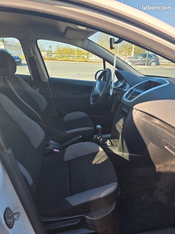 Peugeot 207 1.4 hdi 70 trendy garantie 3 mois (image 3)