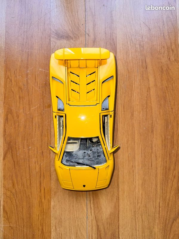Lamborghini Diablo jaune Burago 1990 miniature 1:18 portes ouvrantes bon état collection (image 2)