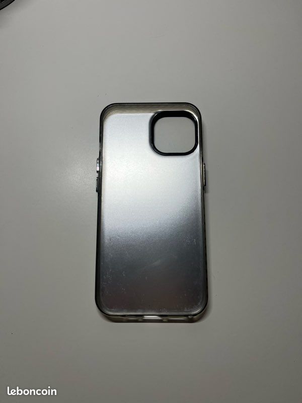 Coque d’iPhone 13 (image 2)