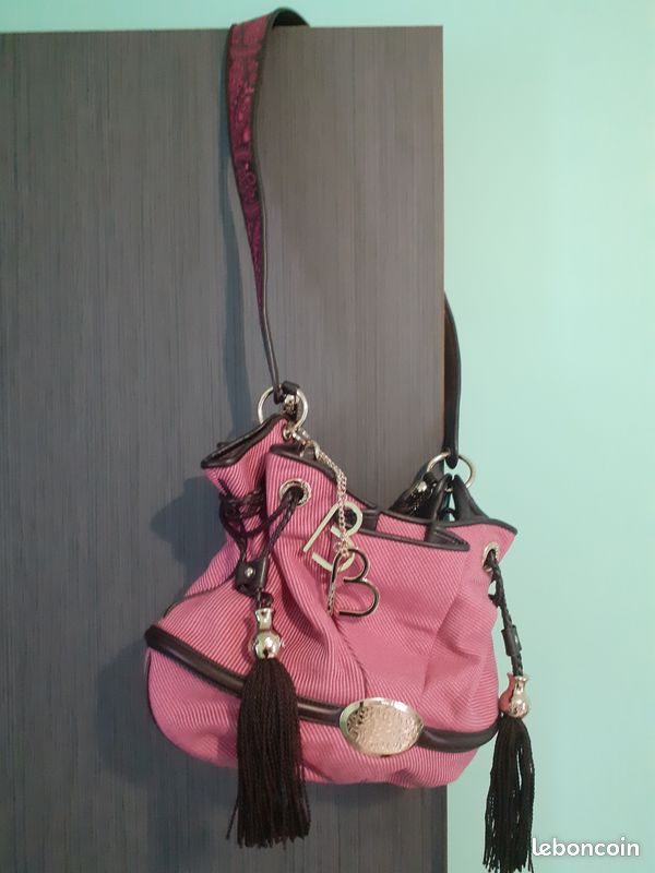 Handbag Marque Lancel LANCEL HALF LUNE HANDBAG IN RED LEATHER