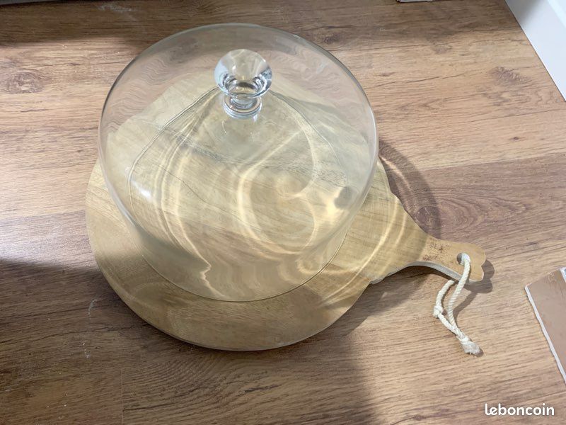 Planche en bois +cloche à fromage ou gâteau (image 1)