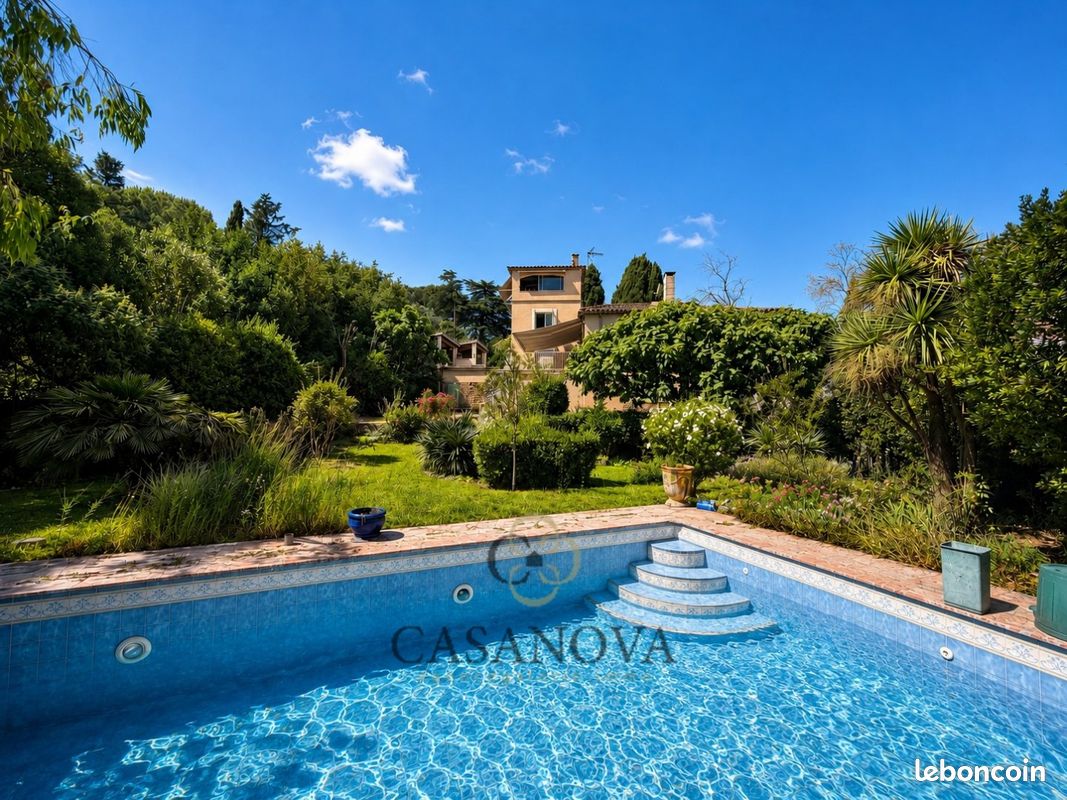 Maison 10 pièces 318 m² · à Montpellier · 318 m² · 1 370 000 €