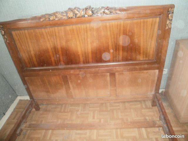 Lit ancien en bois massif (image 3)