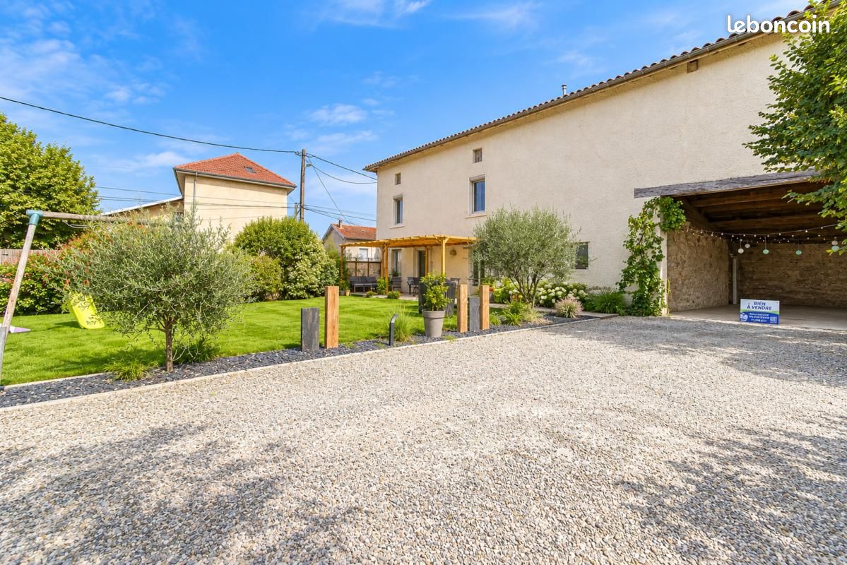 Maison 5 pièces 185 m² · à Manthes · 185 m² · 269 000 €