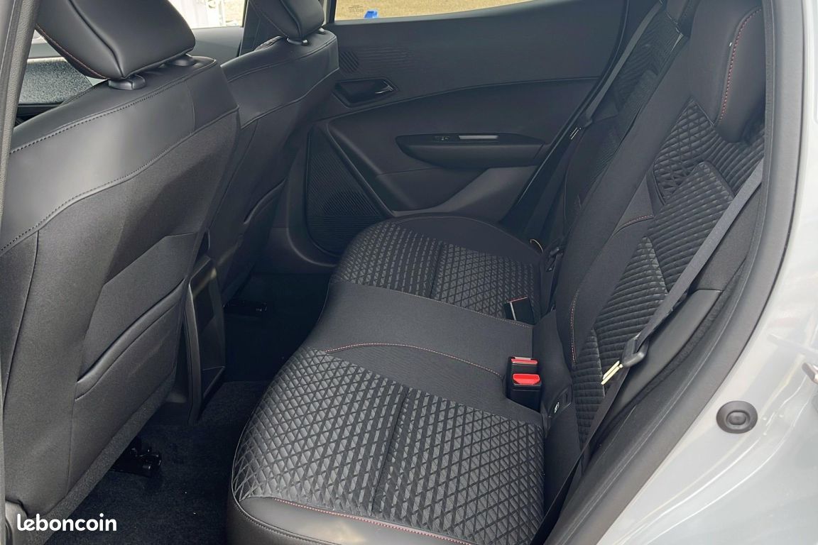 Renault Clio 6 VI Techno E-Tech hybrid 160 Ja 18' Cam 360 (image 19)