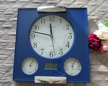 Horloge murale digitale ronde thermomètre hygromètre 30x30x4cm | Maisons du Monde