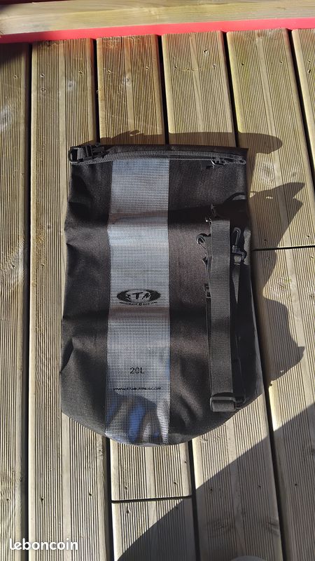 Sac étanche 20L (image 1)