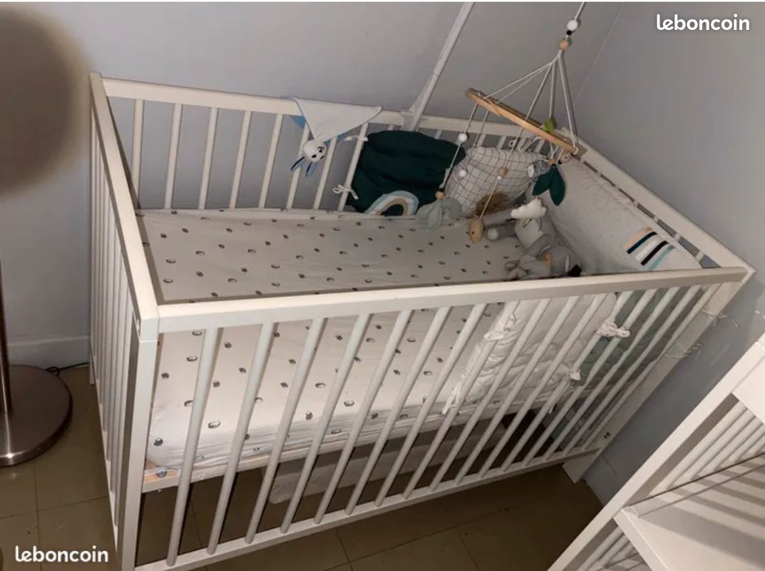 Lit bébé + matelas (image 1)