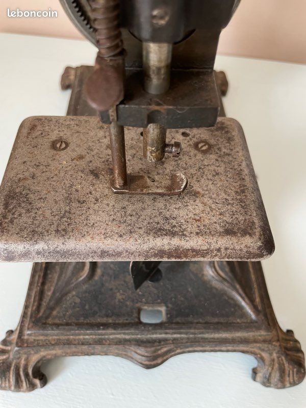 ancien jouet MACHINE A COUDRE ENFANT RW LP JC PARIS Baby